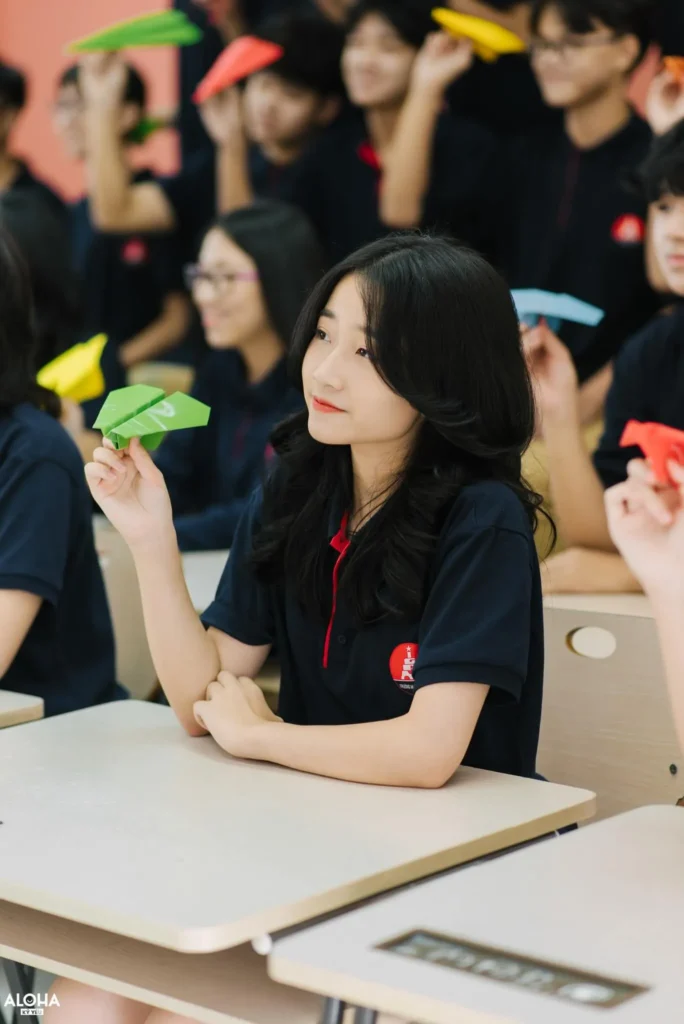 Bắt tay vào trang trí lớp học