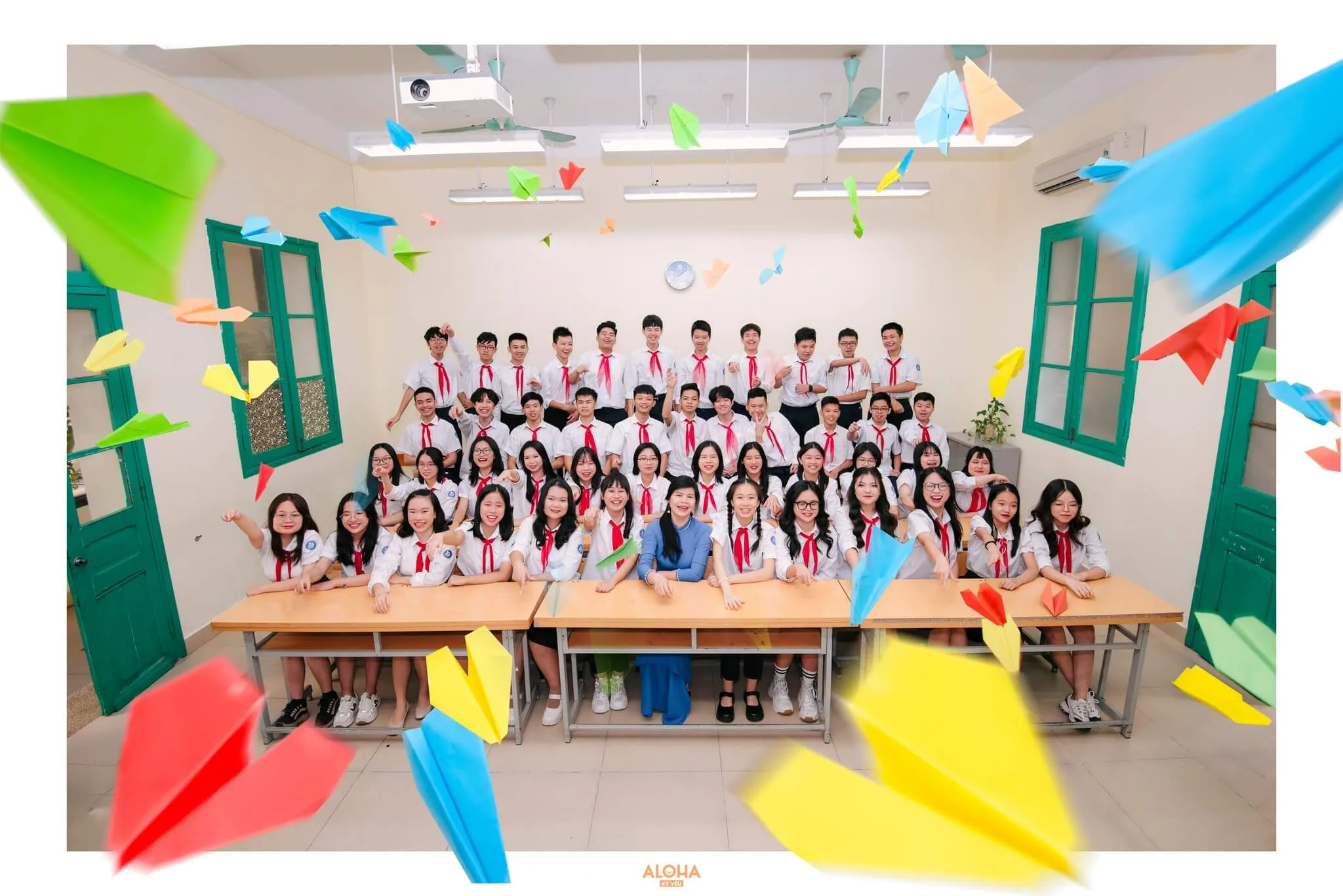 Ý tưởng trang trí lớp học chụp kỷ yếu bắt mắt, độc đáo dành cho học sinh. (Nguồn: Aloha Media)