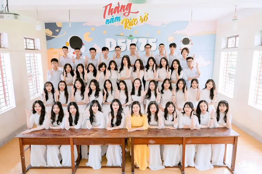 Ý tưởng chụp hình kỷ yếu - Chụp trong trang phục áo dài (Nguồn: Internet)