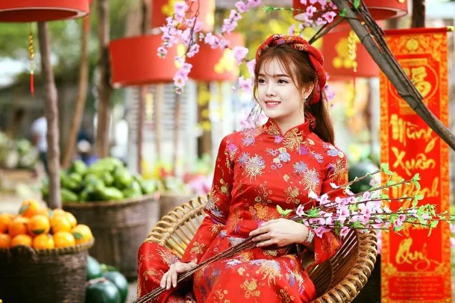 Chụp ảnh áo dài Tết với dáng ngồi