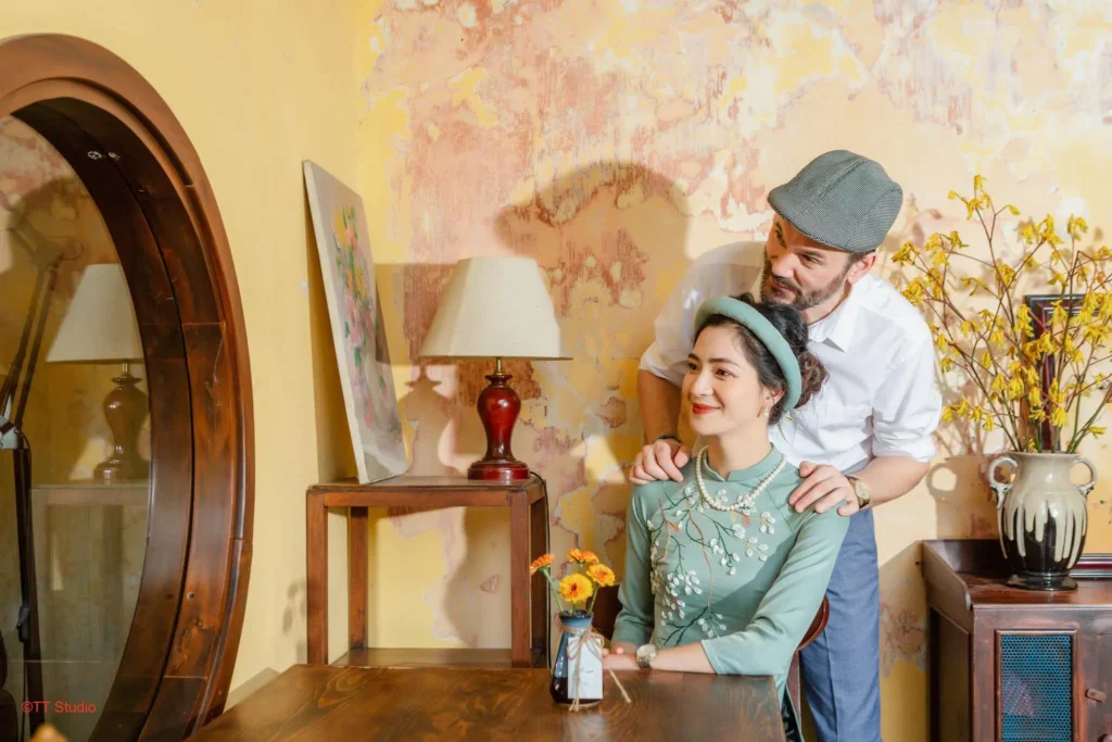 Top 9 kiểu tạo dáng độc đáo khi chụp ảnh Tết với người yêu