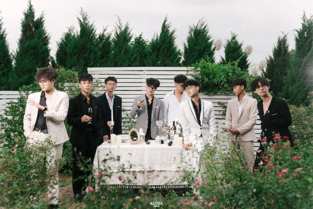 Cách tạo dáng chụp ảnh kỷ yếu nam cực đẹp