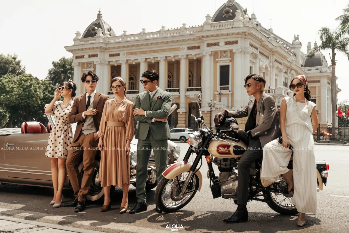Chụp ảnh kỷ yếu concept retro (Nguồn: Aloha Media) Chụp ảnh kỷ yếu concept retro (Nguồn: Aloha Media)