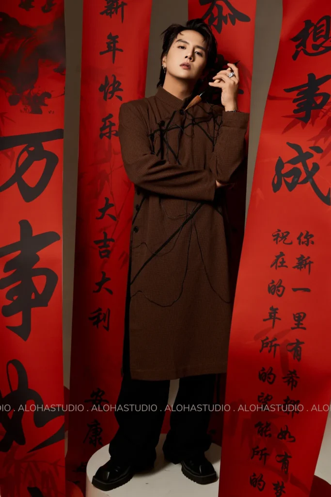 Tet Collection 2024: Duy Khánh ZhouZhou nổi bật với concept Đối Đỏ