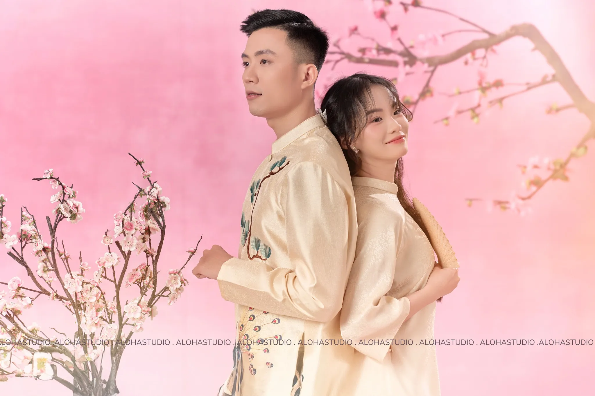 Xu hướng chụp ảnh Tết với áo dài năm 2024