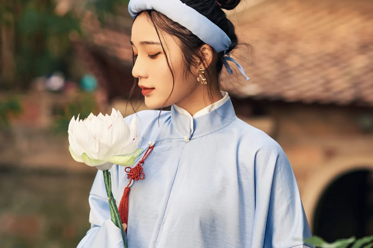 Tone màu nâu tây mang đến sự sang trọng và hấp dẫn theo phong cách phương Tây.