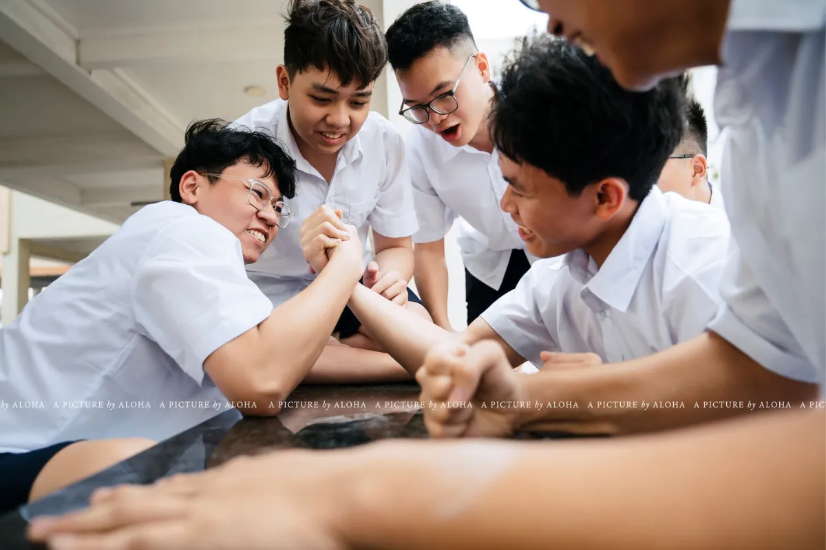 Bí quyết tạo dáng chụp ảnh kỷ yếu nam tại Nam Định chuẩn hot boy