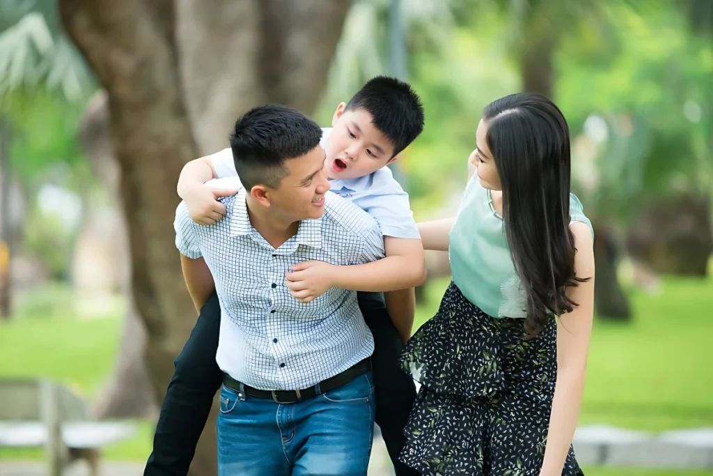 Lưu ngay các kiểu chụp hình gia đình đẹp và sáng tạo