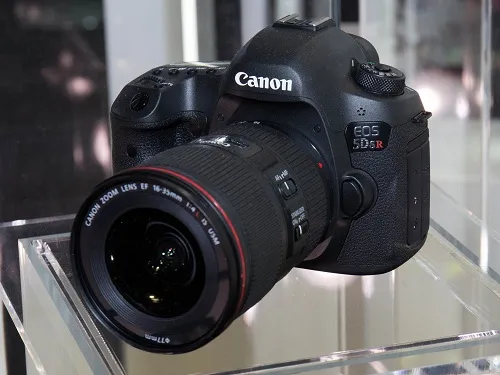 Máy ảnh full-frame là một loại máy ảnh DSLR (Digital Single-Lens Reflex) hoặc mirrorless