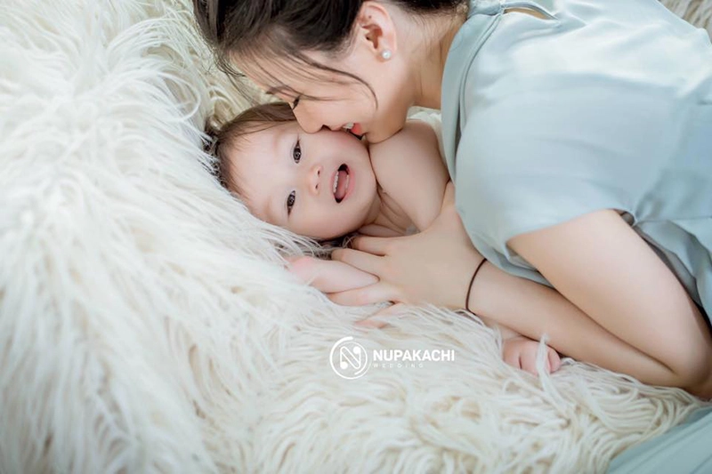 Những điều cần biết để chụp ảnh mẹ và bé sơ sinh đẹp