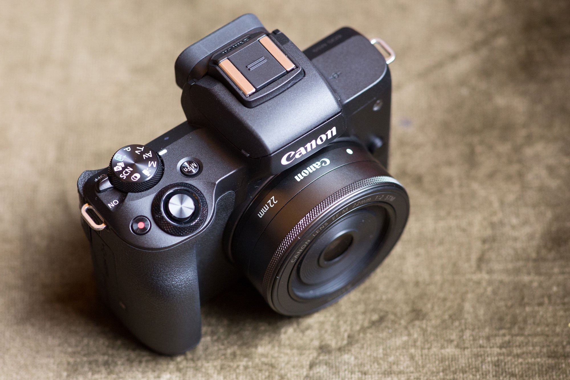 Canon EOS M50