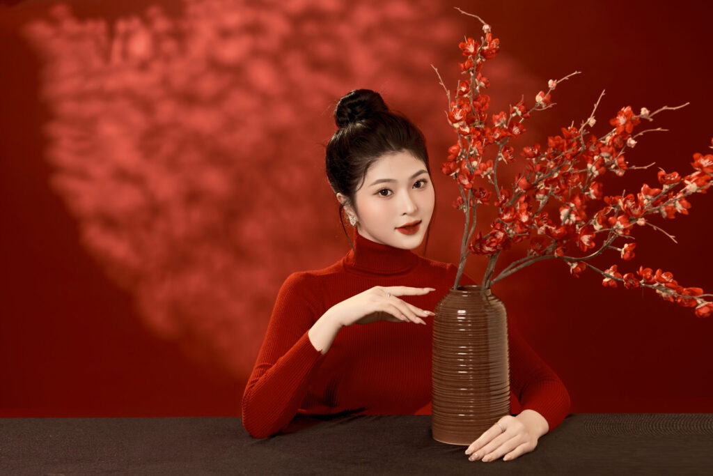 11 cách tạo dáng chụp ảnh cùng hoa được phái đẹp mê mẫn