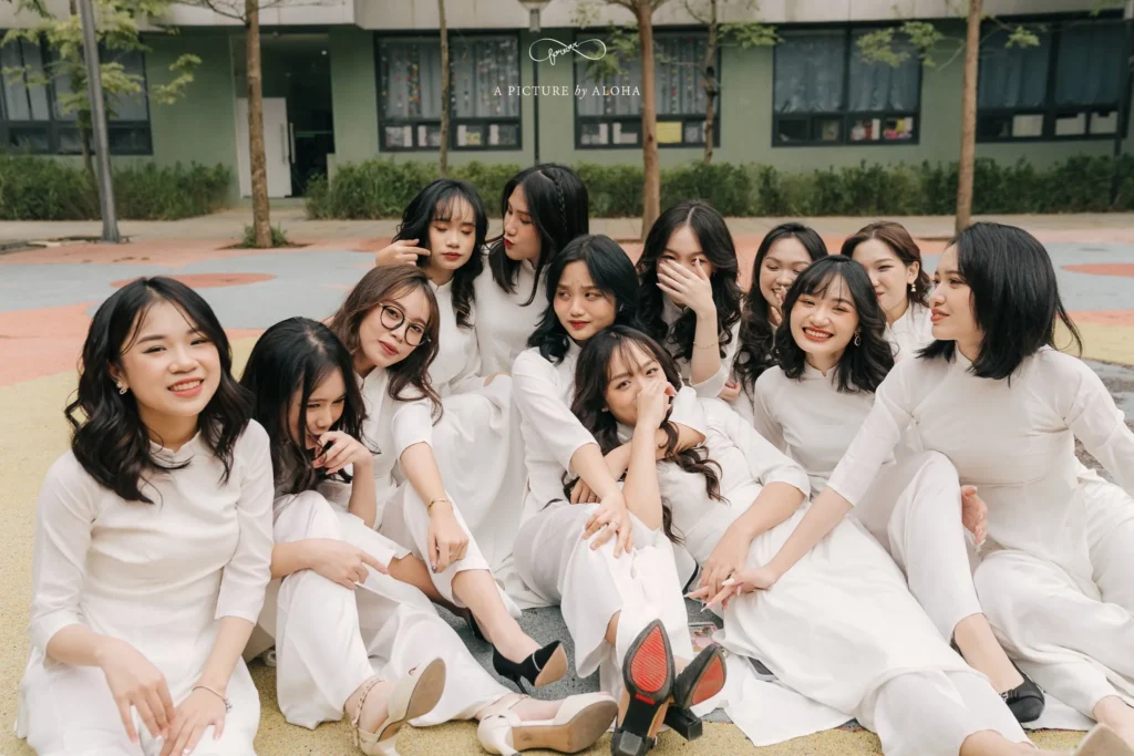 Chụp ảnh kỷ yếu áo dài: Lưu giữ khoảnh khắc đáng nhớ tuổi học sinh