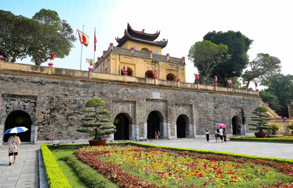 Hoàng thành Thăng Long - Một trong những đia điểm lý tưởng để chụp cổ phục ở miền Bắc