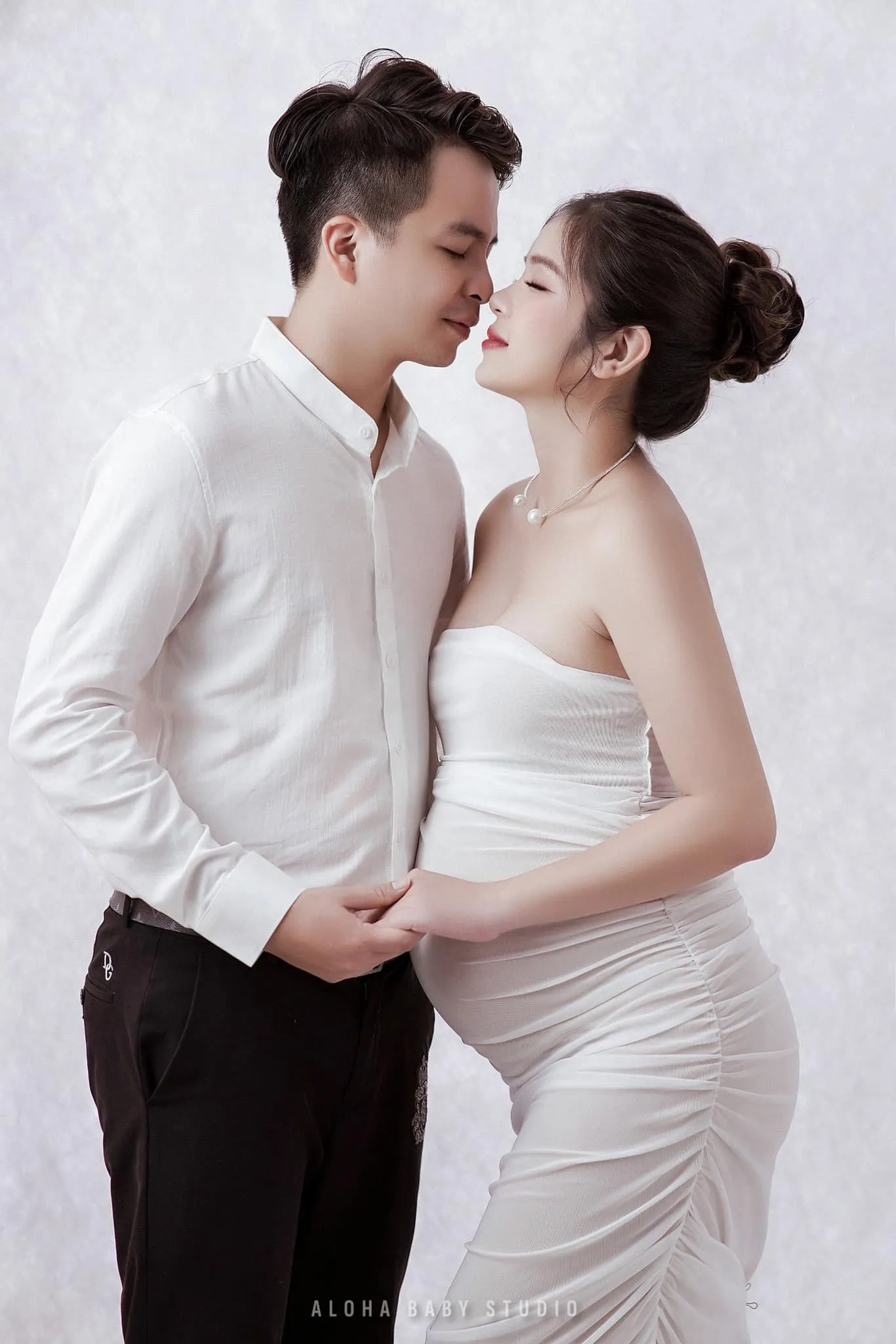 Ảnh bầu với chồng