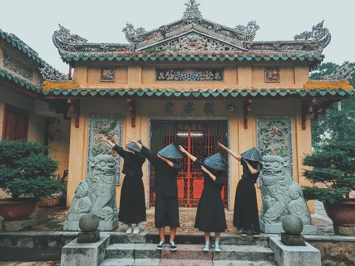Lăng Ông Bà Chiểu – Hành Trình Quay Về Quá Khứ Sài Gòn
