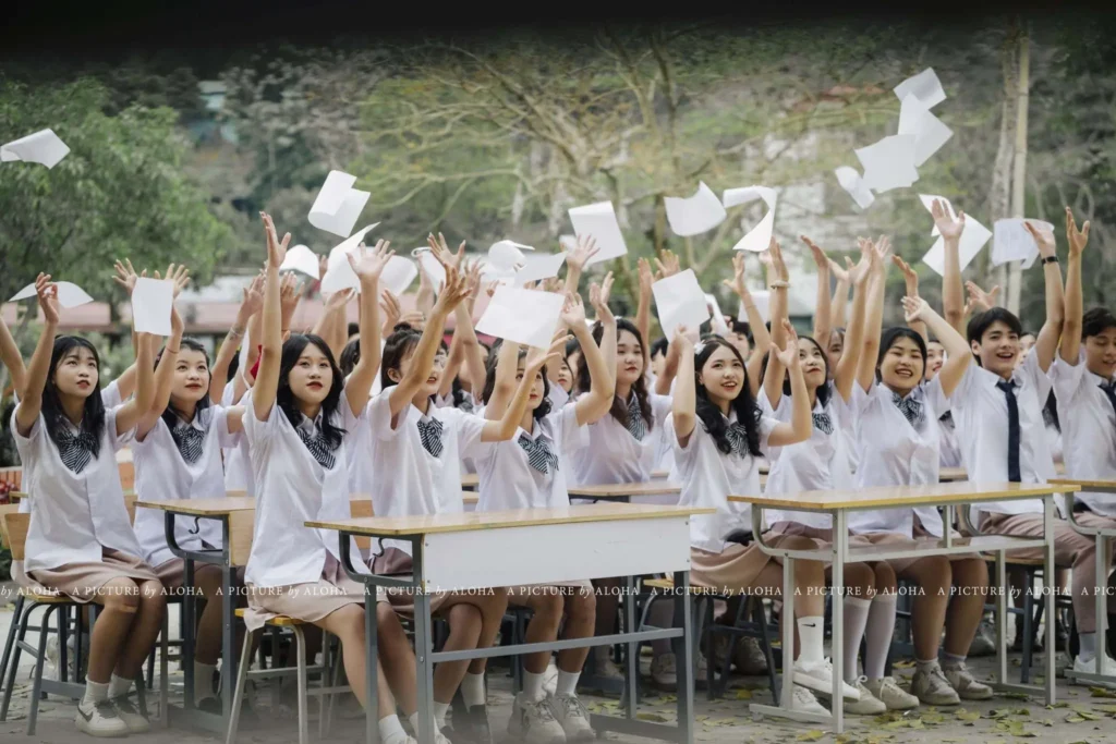 Những Phụ Kiện Không Thể Thiếu Trong Bộ Ảnh Kỷ Yếu