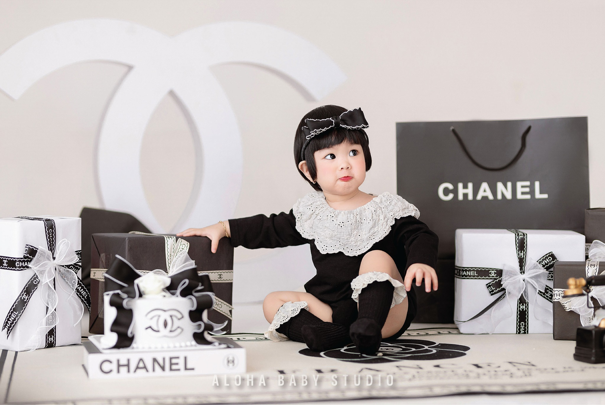 Bật mí cách chụp ảnh cho bé 1 tuổi bằng điện thoại cực đẹp (Nguồn: Aloha Baby Studio)