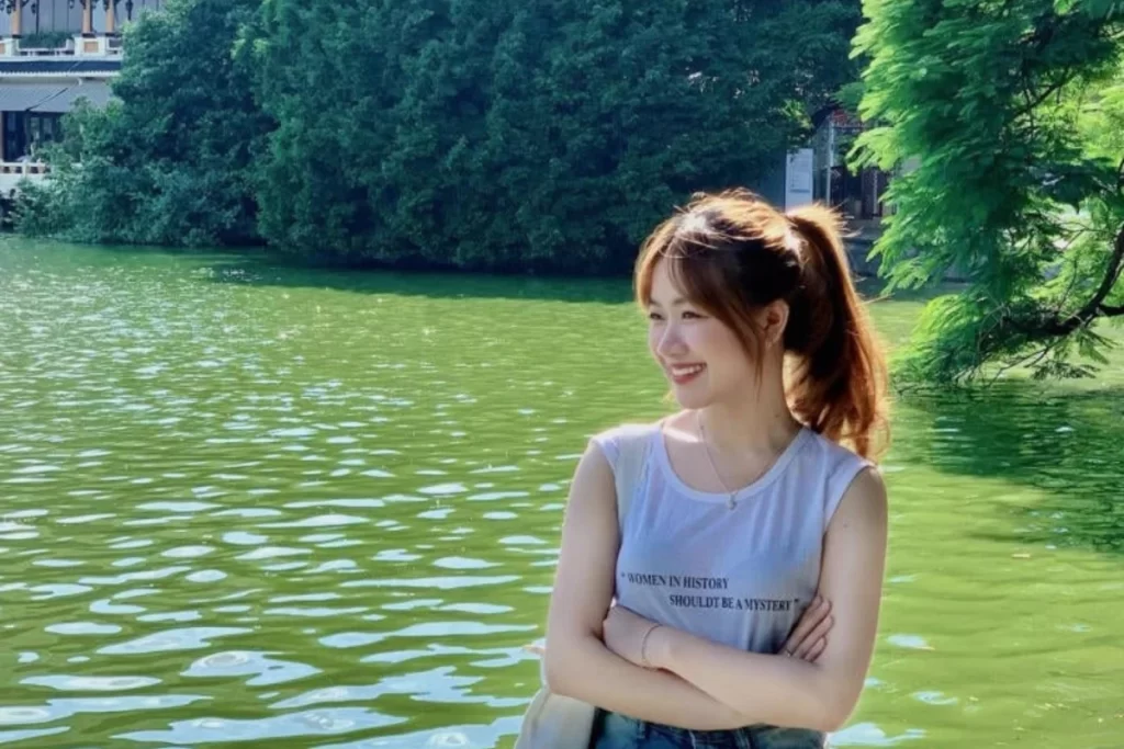 Bí quyết chụp ảnh Hồ Gươm đẹp cho nữ