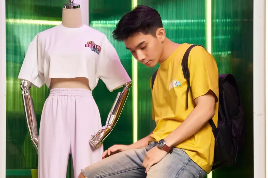 Chia sẻ 7 kiểu tạo dáng chụp kỷ yếu nam