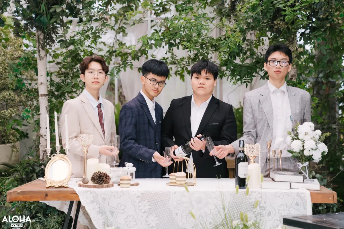 Chia sẻ cách chụp ảnh kỷ yếu đẹp cho các bạn nam