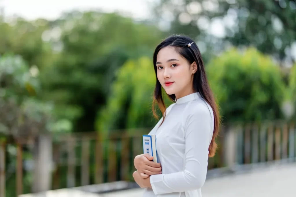 Chụp áo dài trắng như thế nào cho đẹp