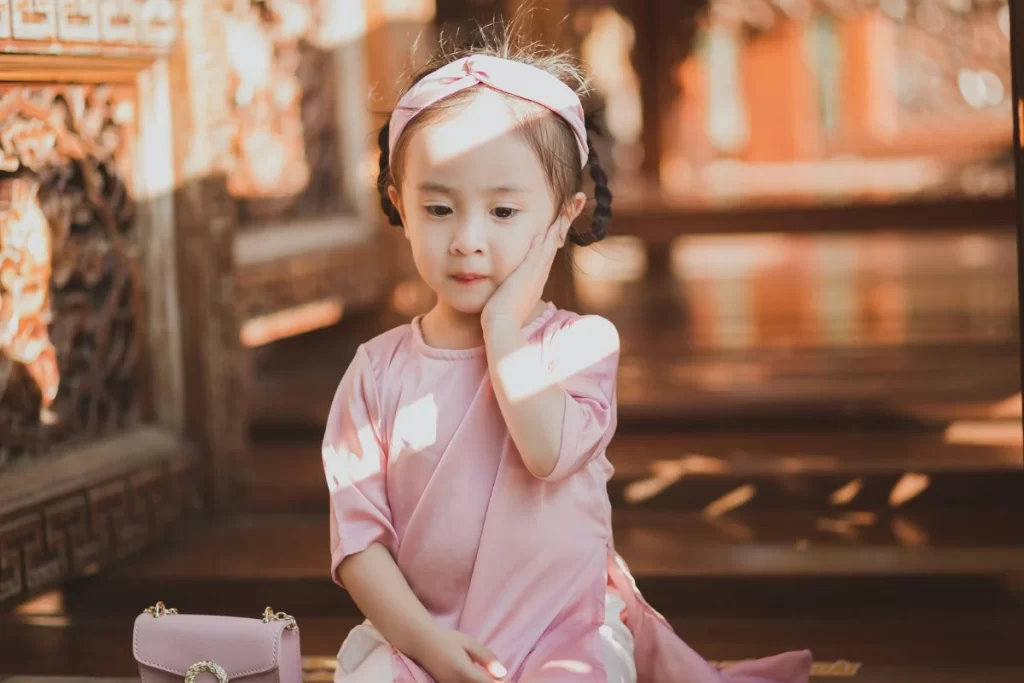 Giới thiệu 5 cách tạo dáng chụp ảnh cho bé 5 tuổi