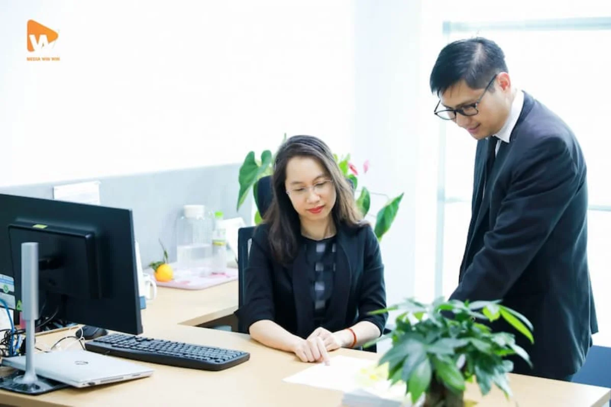 Tổng hợp 10+ concept chụp ảnh profile doanh nghiệp 2024