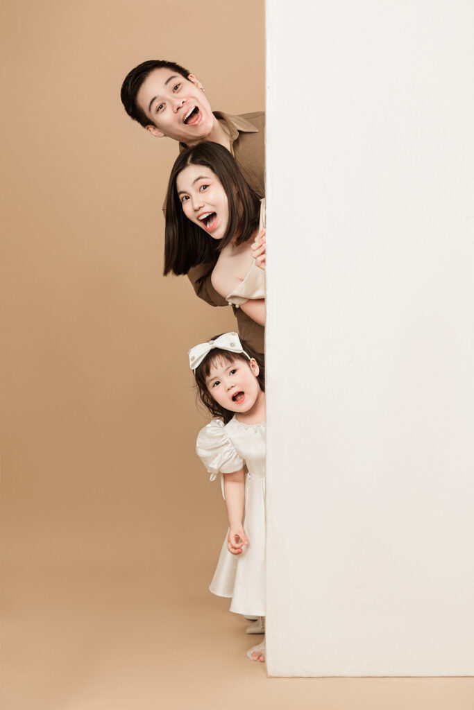 Chụp ảnh gia đình Concept Happy Family