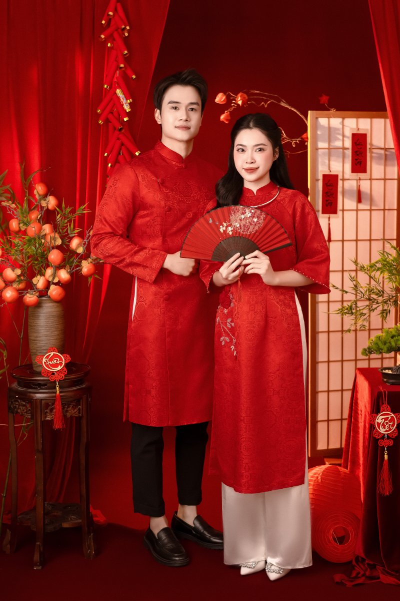 Ảnh chụp áo dài Tết cùng người yêu (chồng)