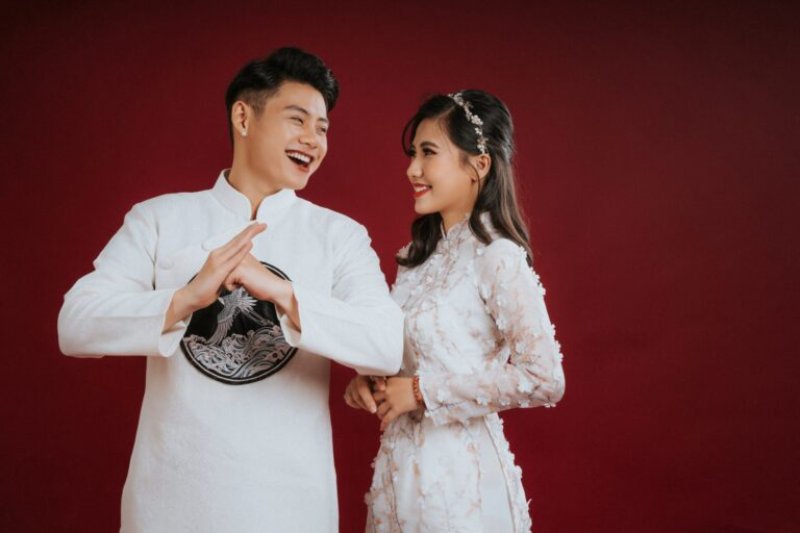 Chụp ảnh Tết áo dài cùng người yêu