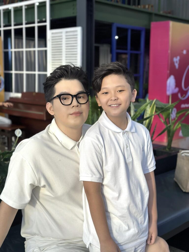 Long Chun và Long Bé - hai anh em cùng mẹ khác cha