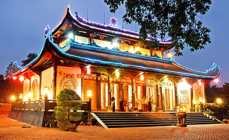 Các điểm đến mang đậm nét văn hóa: Đền, Chùa, Nhà cổ