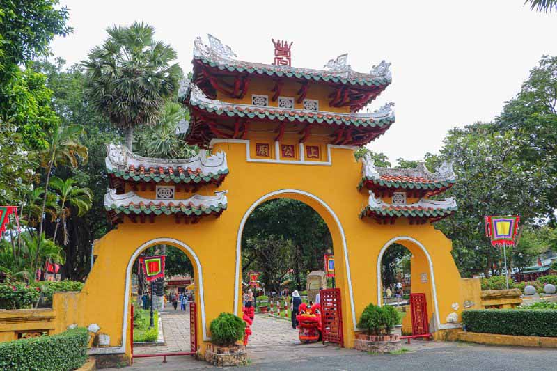 Lăng Ông Bà Chiểu
