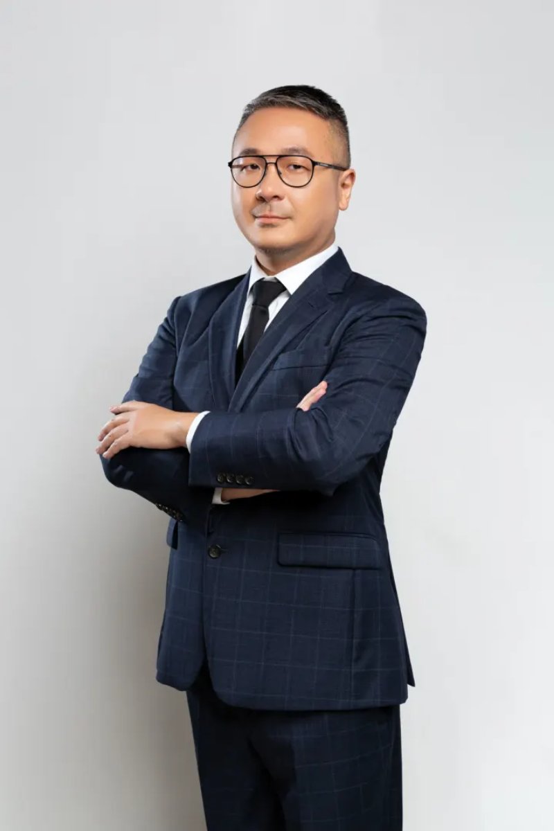Ảnh chân dung đẹp khoanh tay