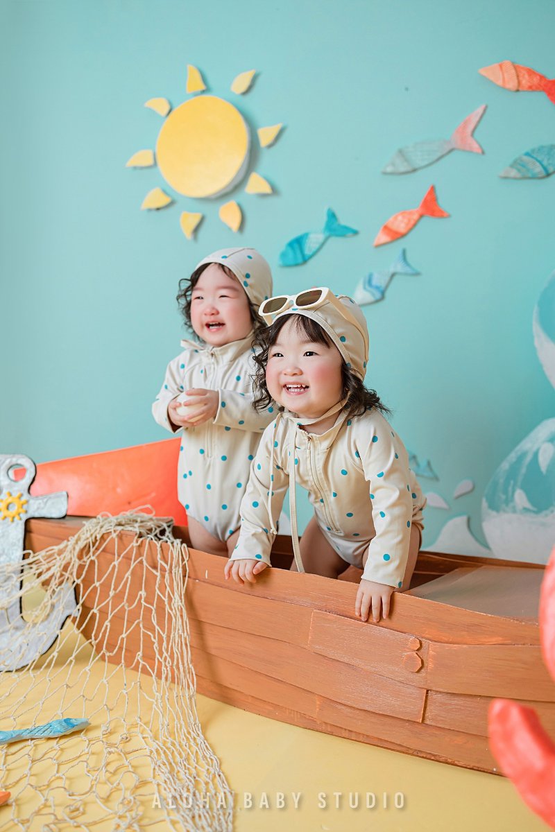 Ảnh em bé dễ thương với các biểu cảm đáng yêu