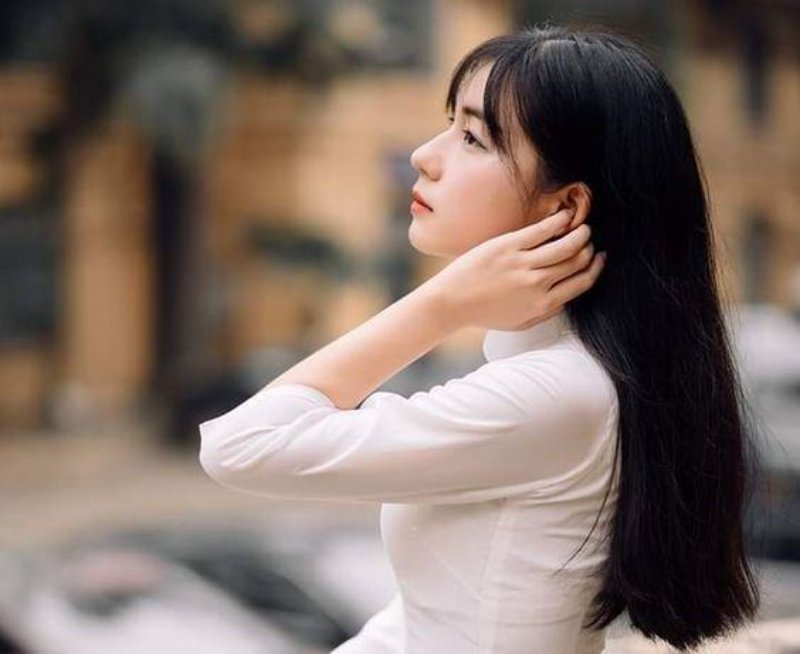 Chụp ảnh chân dung góc bán diện của khuôn mặt