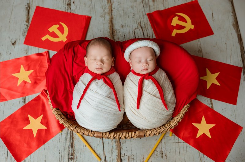 Chụp ảnh newborn sinh đôi chủ đề Quốc khánh 2-9