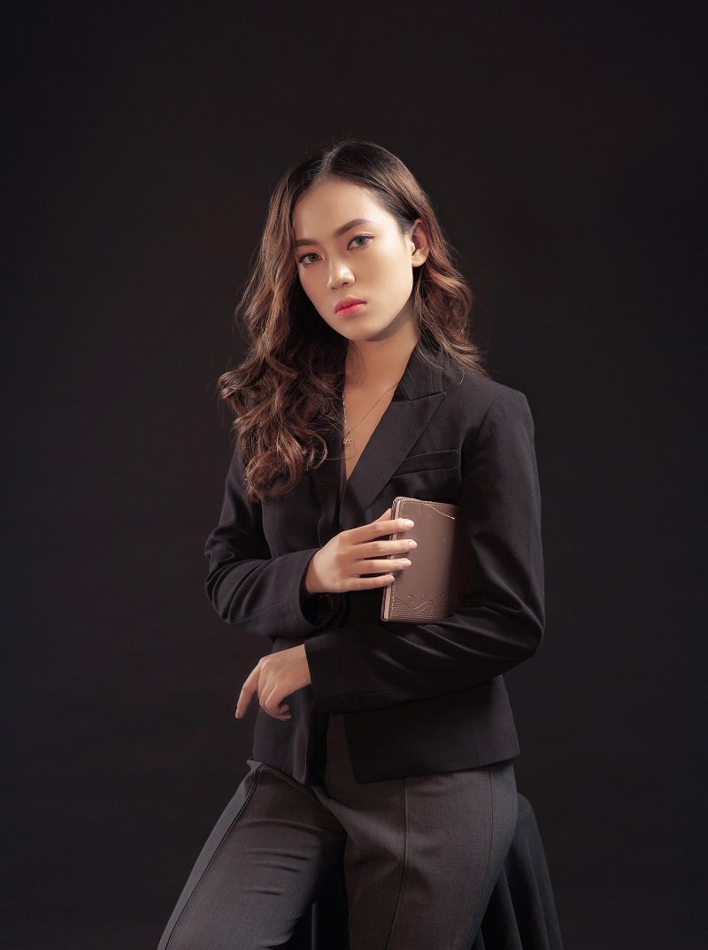 Chụp beauty doanh nhân phong cách cổ điển