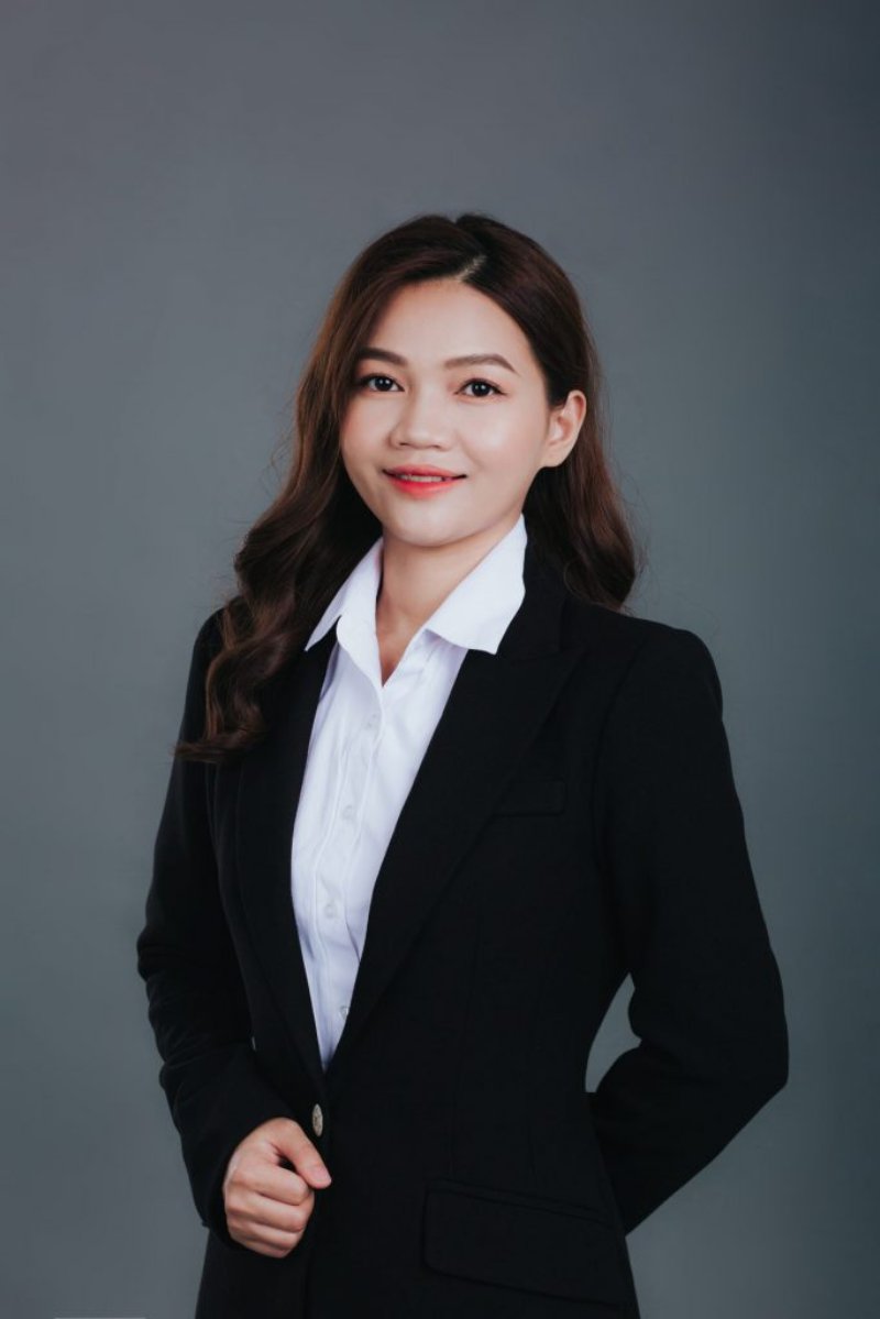 Concept chụp beauty doanh nhân tối giản