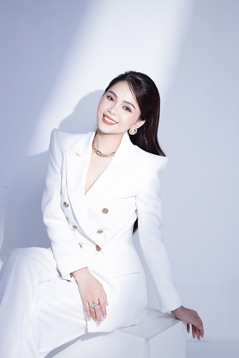 Gợi ý biểu cảm khi chụp beauty doanh nhân
