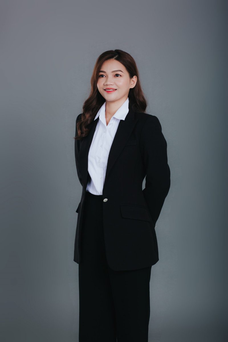 Gợi ý cách chụp ảnh doanh nhân nữ đẹp