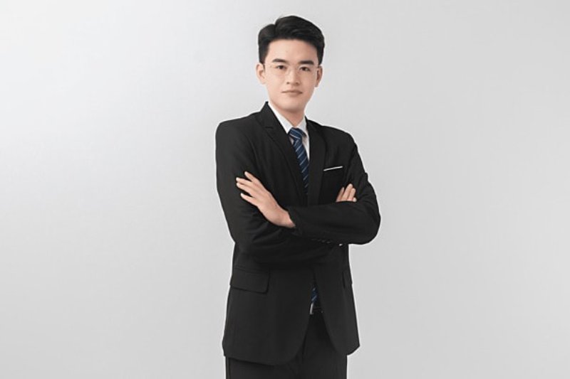 Hình ảnh chân dung khoanh tay