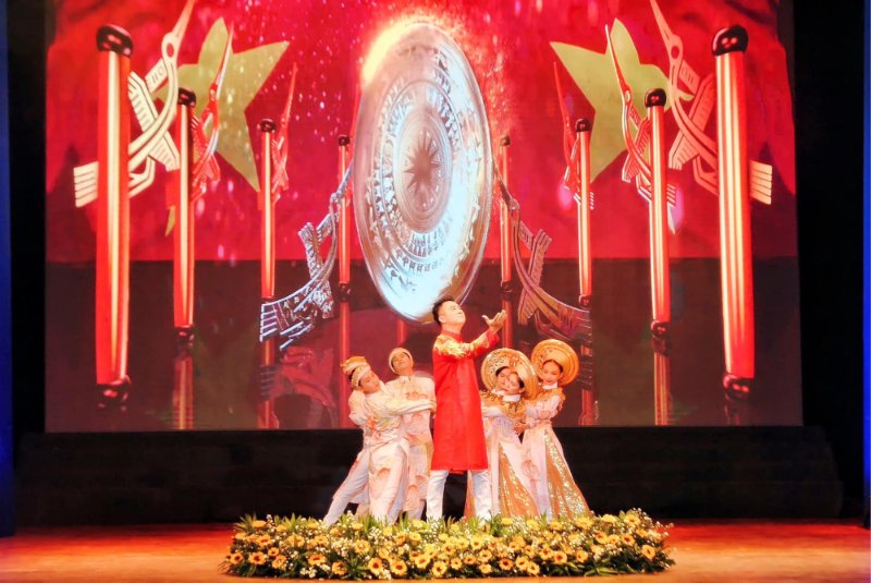 Hình ảnh văn nghệ 2-9
