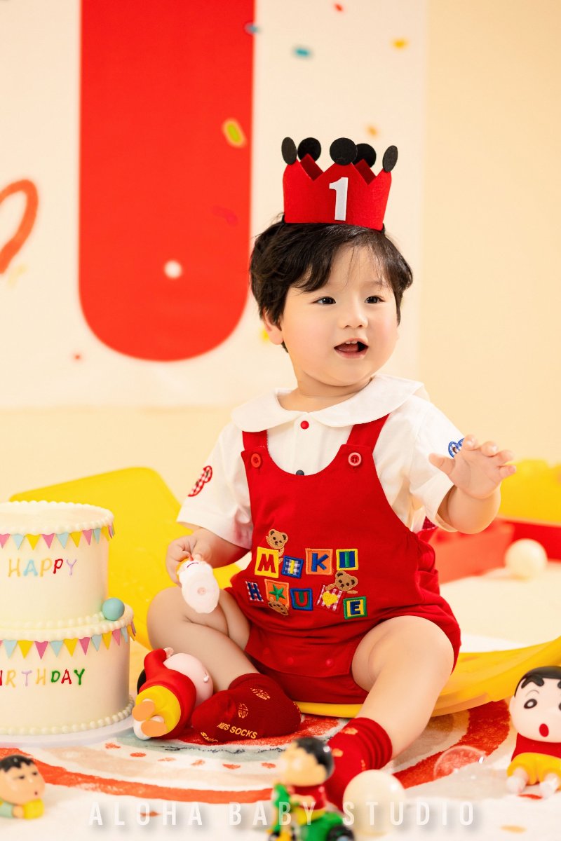 Hình em bé trai thôi nôi kháu khỉnh