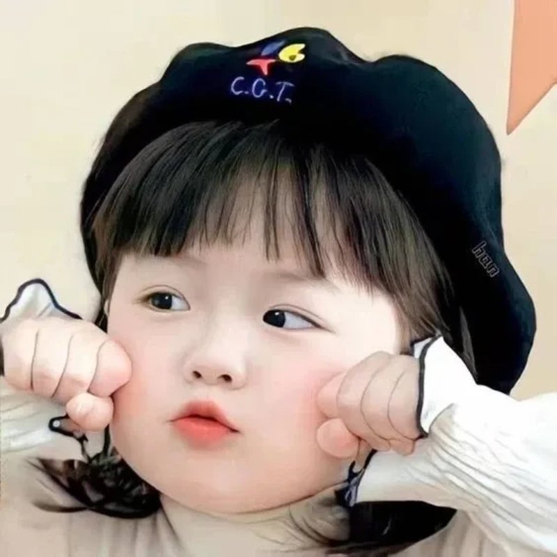 Meme hình em bé lầy lội
