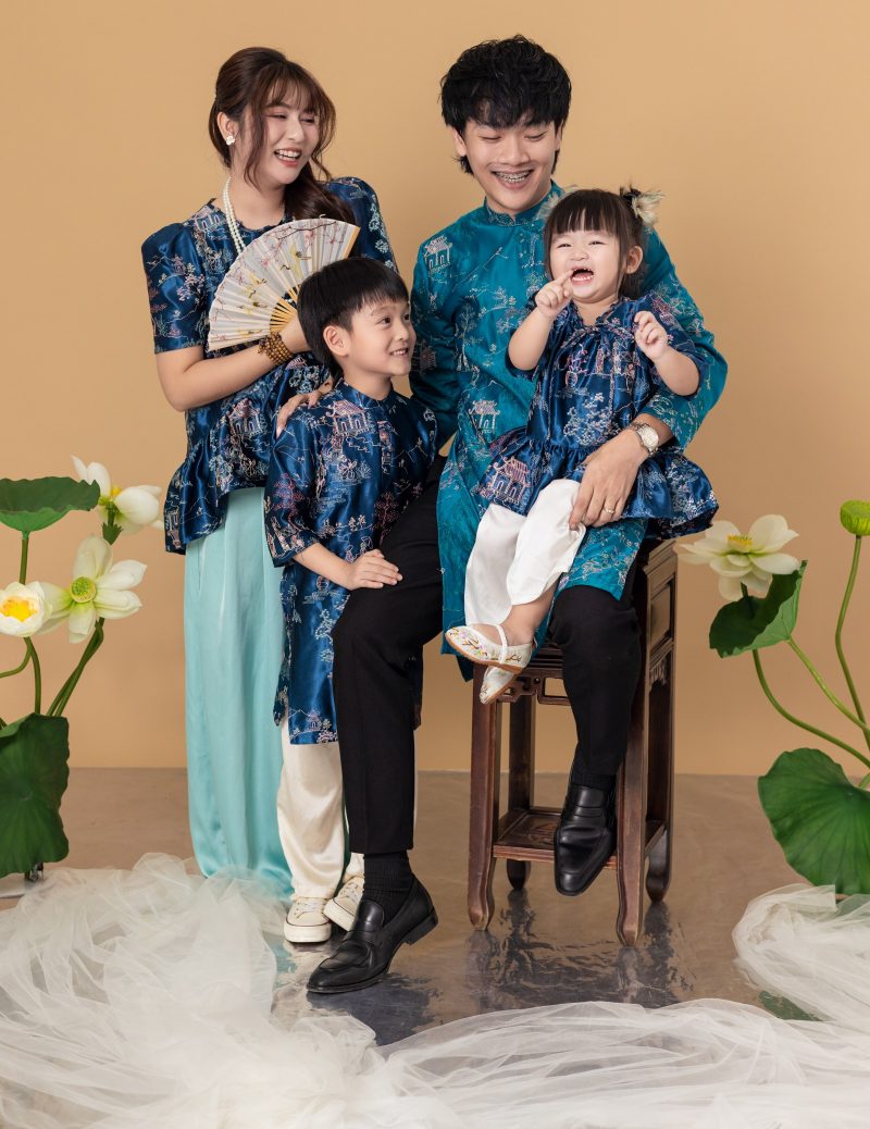 Chuẩn Bị Trang Phục Và Đạo Cụ Cho Buổi Chụp Ảnh Thôi Nôi Gia Đình Tại Gia Lâm