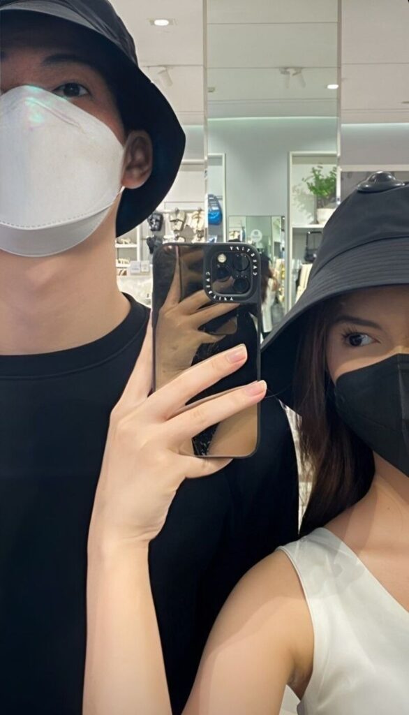 Gợi ý concept chụp ảnh couple giấu mặt đẹp và ấn tượng