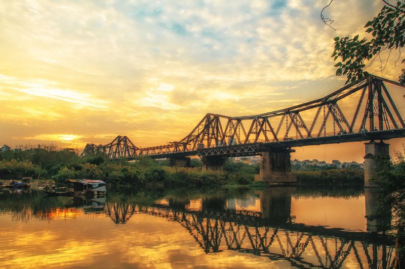 Cầu Long Biên ( Nguồn ảnh: Sưu tầm )
