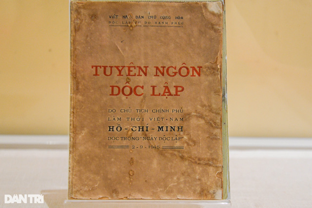 Tuyên ngôn Độc lập do Chủ tịch Hồ Chí Minh soạn thảo và đọc tại Quảng trường Ba Đình, Hà Nội ngày 2/9/1945.